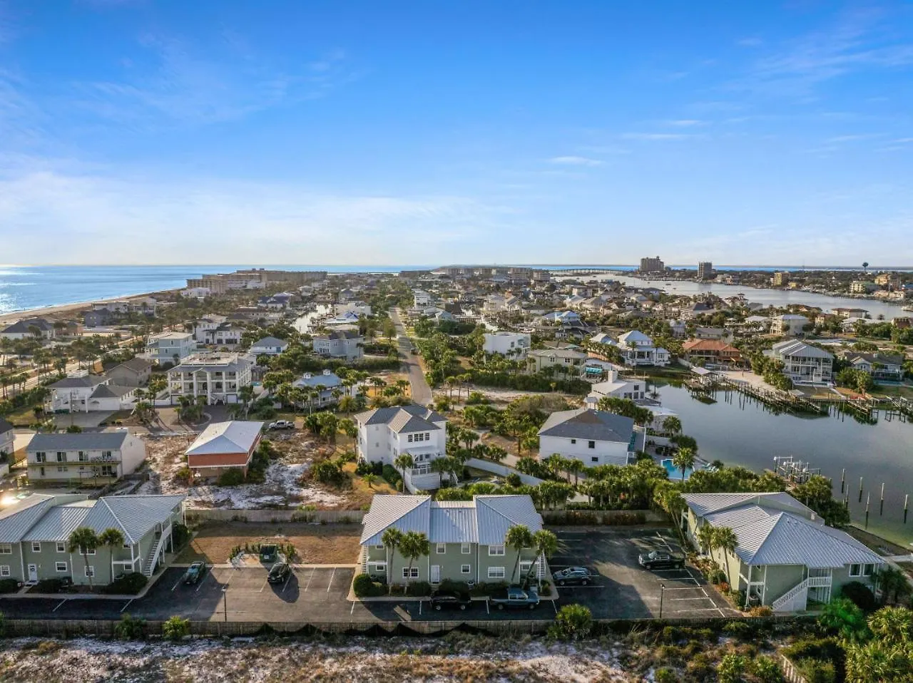 Destination 201 Apartment 0*, Destin
