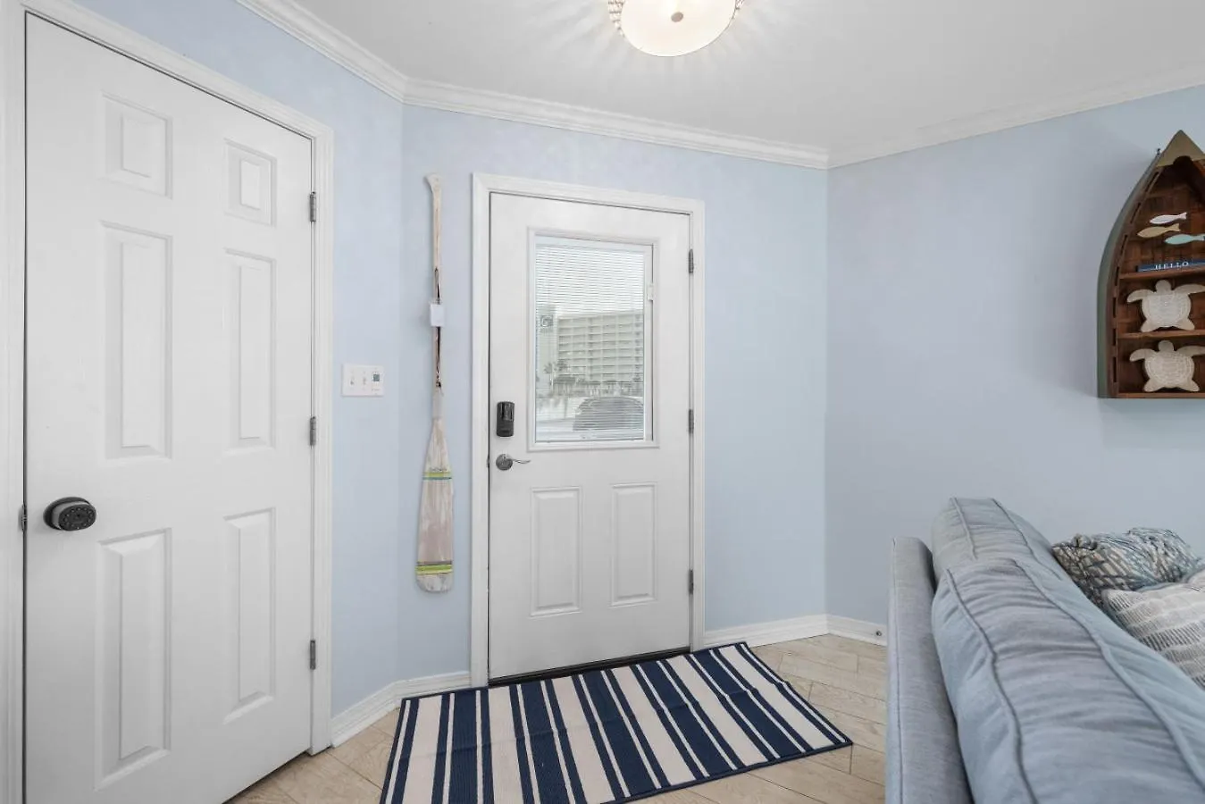 Destination 201 Apartment 0*, Destin